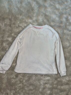 Plush White Crewneck Sweatshirt for Women
